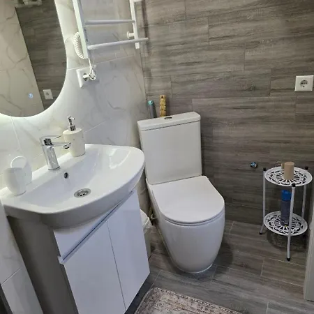 в центрі міста у калоритному одеському дворику по вулицям дігтярна та спиридонівська Apartment
